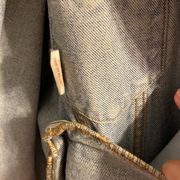 Authentic Vintage Levi’s Denim Jacket - Picture 16 of 16